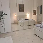 Via Tanzi 27 * Μπάρι