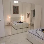 Center House Via Tanzi 27 Appartamento
