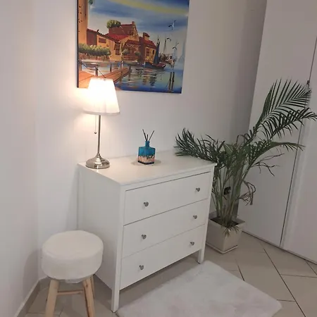 Via Tanzi 27 * Bari
